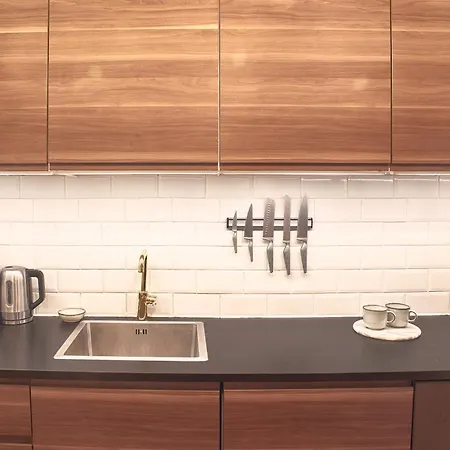 Cozy One Bedroom With Balcony